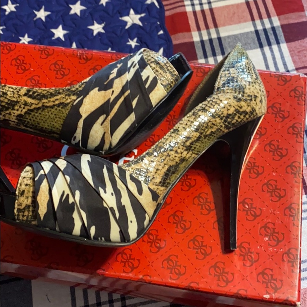 ❤️❤️❤️Guess 6m Sexy WG. Exotic Prints and Peep